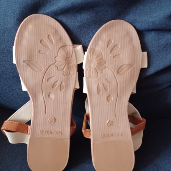 NEW Women's Sandals - Size 7.5 - Picture 3 of 10